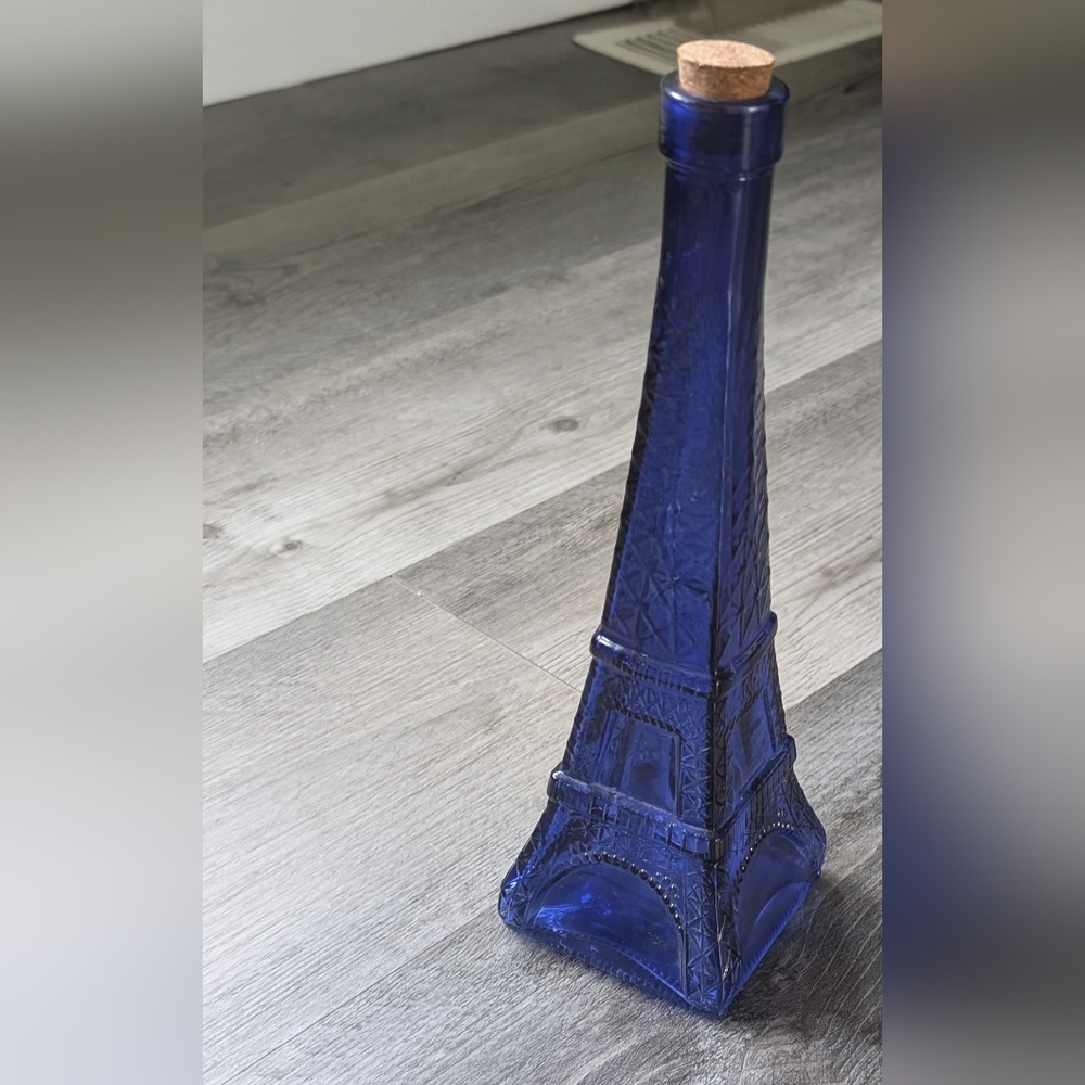 Vintage cobalt blue glass Eiffel Tower bottle or bud vase - Picture 2 of 5